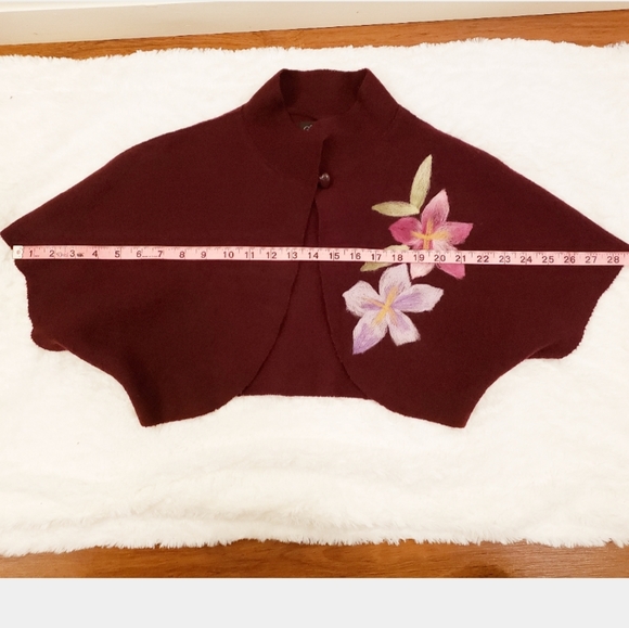 Amore Floral Wool Cropped Shrug Cardigan - Picture 6 of 7